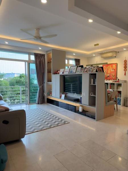 Monterey Park Condominium, 21 West Coast Rise, Buona Vista / West Coast / Clementi New Town, 3 Bedrooms, 1,259 sqft, Condominium For Sale, by Linda Ang, 500247386 - Living Room facing South, very windy - PropertyGuru.com.sg