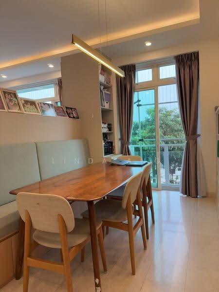 Monterey Park Condominium, 21 West Coast Rise, Buona Vista / West Coast / Clementi New Town, 3 Bedrooms, 1,259 sqft, Condominium For Sale, by Linda Ang, 500247386 - Dining Room - PropertyGuru.com.sg