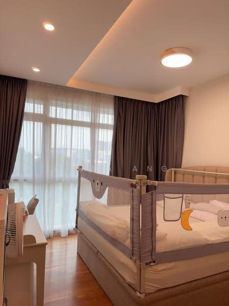 Monterey Park Condominium, 21 West Coast Rise, Buona Vista / West Coast / Clementi New Town, 3 Bedrooms, 1,259 sqft, Condominium For Sale, by Linda Ang, 500247386 - Master Bedroom - PropertyGuru.com.sg