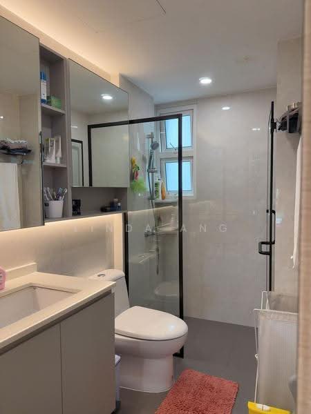 Monterey Park Condominium, 21 West Coast Rise, Buona Vista / West Coast / Clementi New Town, 3 Bedrooms, 1,259 sqft, Condominium For Sale, by Linda Ang, 500247386 - common Bathroom - PropertyGuru.com.sg