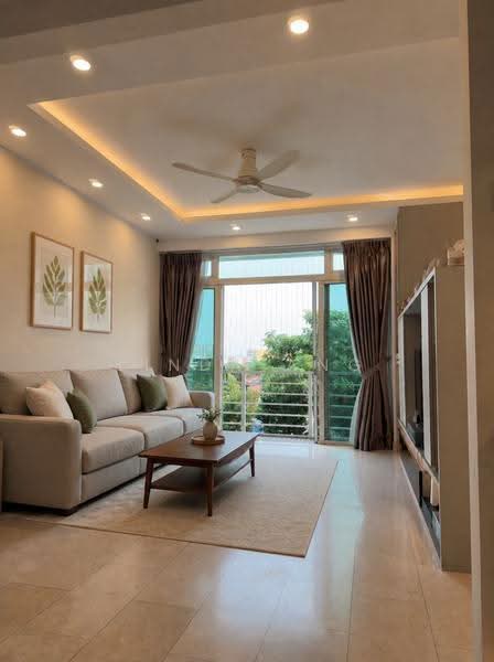Monterey Park Condominium, 23 West Coast Rise, Buona Vista / West Coast / Clementi New Town, 3 Bedrooms, 1,259 sqft, Condominium For Sale, by Linda Ang, 500247386 - Living Room - PropertyGuru.com.sg