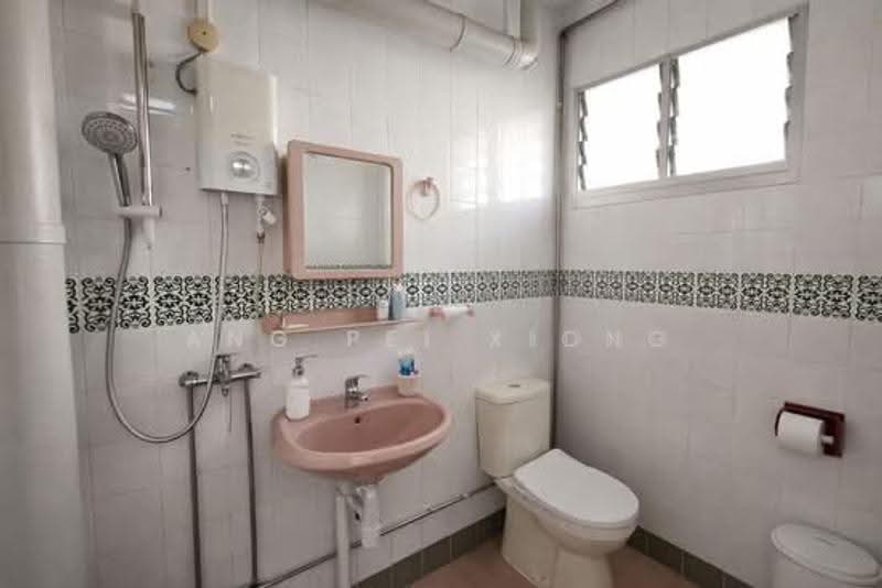 486 Pasir Ris Drive 4, 486 Pasir Ris Drive 4, Pasir Ris / Tampines, 4 Bedrooms, 1,335 sqft, HDB Flat For Sale, by Ang Pei Xiong, 500247391 - Bathroom - PropertyGuru.com.sg