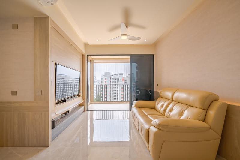 Sengkang Grand Residences, 74 Compassvale Bow, Hougang / Punggol / Sengkang, 3 Bedrooms, 936 sqft, Condominium For Sale, by Zach Wong, 500247392 - Living Room - PropertyGuru.com.sg