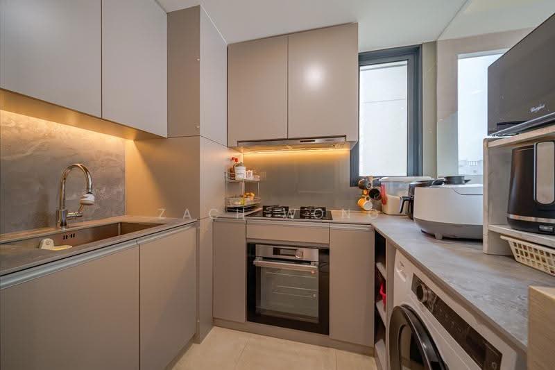 Sengkang Grand Residences, 74 Compassvale Bow, Hougang / Punggol / Sengkang, 3 Bedrooms, 936 sqft, Condominium For Sale, by Zach Wong, 500247392 - Kitchen - PropertyGuru.com.sg