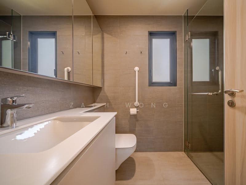 Sengkang Grand Residences, 74 Compassvale Bow, Hougang / Punggol / Sengkang, 3 Bedrooms, 936 sqft, Condominium For Sale, by Zach Wong, 500247392 - Bathroom - PropertyGuru.com.sg