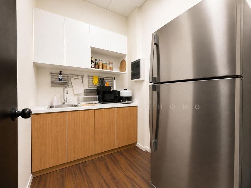 Well-renovated I Cosy Industrial Office @ Kaki Bukit MRT vicinity, Eunos / Geylang / Paya Lebar, 1,600 sqft, Factory / Workshop (B2) For Rent, by Sherwynn Chong, 500247399 - Kitchen - CommercialGuru.com.sg