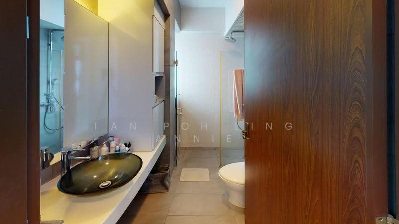 275B Compassvale Link, 275B Compassvale Link, Hougang / Punggol / Sengkang, 3 Bedrooms, 969 sqft, HDB Flat For Sale, by Tan Poh Ling Annie, 500247402 - Master Bathroom - PropertyGuru.com.sg