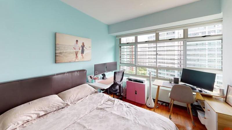 275B Compassvale Link, 275B Compassvale Link, Hougang / Punggol / Sengkang, 3 Bedrooms, 969 sqft, HDB Flat For Sale, by Tan Poh Ling Annie, 500247402 - Master bedroom with ensuite - PropertyGuru.com.sg