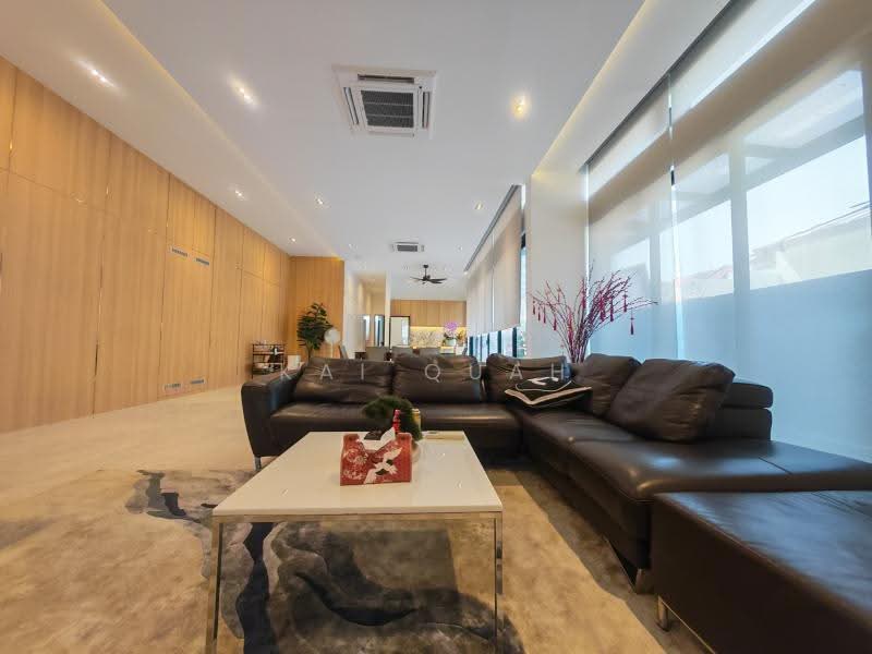 Freehold Landed in D15 - Modern Design with EV + Solar Equipped | in Frankel Opera Estate Area, Opera Estate / Frankel / Siglap / Carmen / Fidelio, East Coast / Marine Parade, 5 Bedrooms, 7,545 sqft, Semi-Detached House For Sale, by Kai Quah, 500247409 - Living Room - PropertyGuru.com.sg