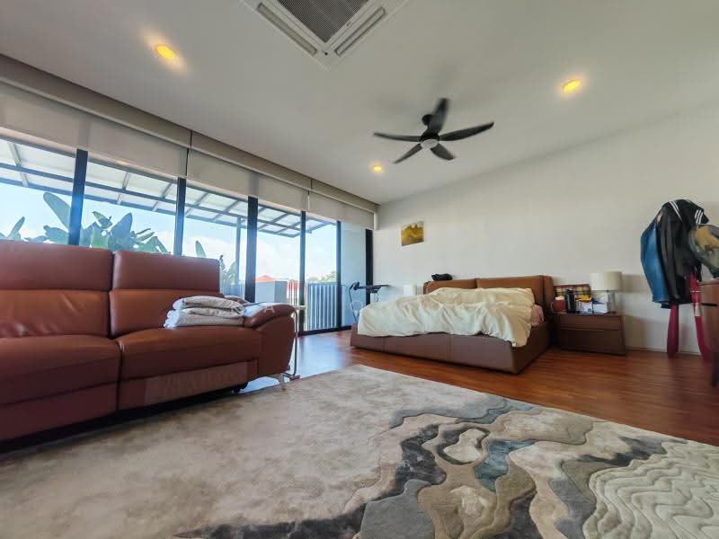 Freehold Landed in D15 - Modern Design with EV + Solar Equipped | in Frankel Opera Estate Area, Opera Estate / Frankel / Siglap / Carmen / Fidelio, East Coast / Marine Parade, 5 Bedrooms, 7,545 sqft, Semi-Detached House For Sale, by Kai Quah, 500247409 - Bedroom - PropertyGuru.com.sg