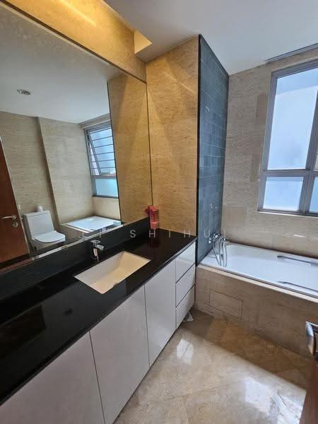 The Tessarina, 20 Wilby Road, Tanglin / Holland / Bukit Timah, 2 Bedrooms, 990 sqft, Condominium For Sale, by Li Shihui, 500247412 - Bathroom - PropertyGuru.com.sg