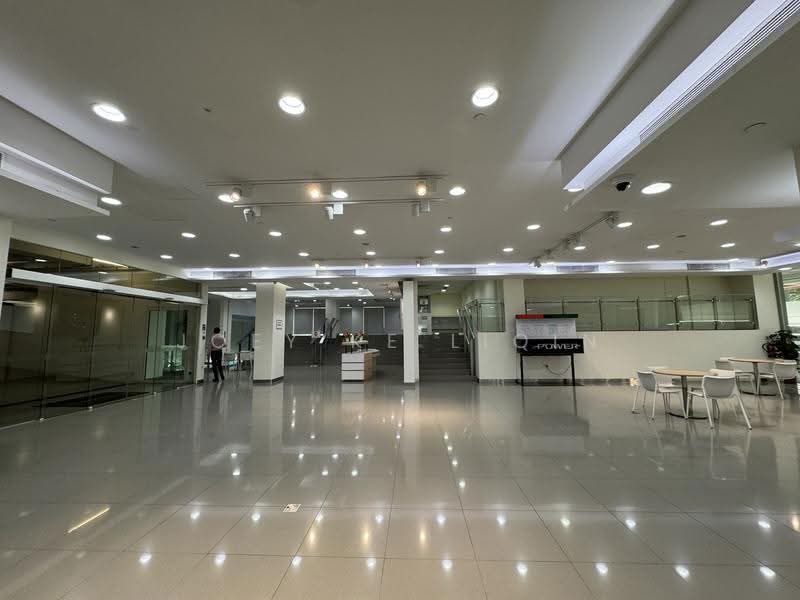 High Visibility Premium Branded Car Showroom, Alexandra / Commonwealth, 18,000 sqft, Light Industrial (B1) For Rent, by Joey Ke Liqin, 500247422 - Entrance - CommercialGuru.com.sg