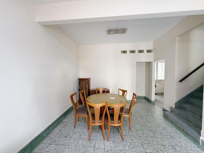 A Location Worth Waiting For! In the Heart of Orchard Rd! 2 Sty Terrace @ Jln Lada Puteh for Sale!, Jalan Lada Puteh, Orchard / River Valley, 3 Bedrooms, 2,000 sqft, Terraced House For Sale, by Leslie Chan, 500247425 - PropertyGuru.com.sg