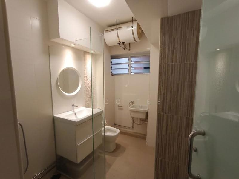 Bedok Reservoir Road, Bedok Reservoir Road, 4 Bedrooms, 1,571 sqft, HDB Flat For Sale, by Midco Tee, 500247427 - Bathroom - PropertyGuru.com.sg