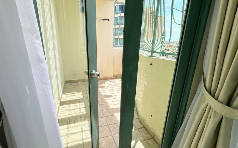 Yew Mei Green, 56 Choa Chu Kang North 6, Dairy Farm / Bukit Panjang / Choa Chu Kang, Room Rental, 100 sqft, Condominium For Rent, by Iris Lim, 500247431 - Balcony - PropertyGuru.com.sg