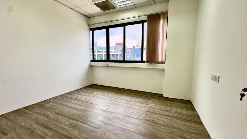 Partially Fitted Office beside Tai Seng Mrt, Macpherson / Potong Pasir, 2,211 sqft, Light Industrial (B1) For Rent, by Lance Teo, 500247437 - Interior - CommercialGuru.com.sg