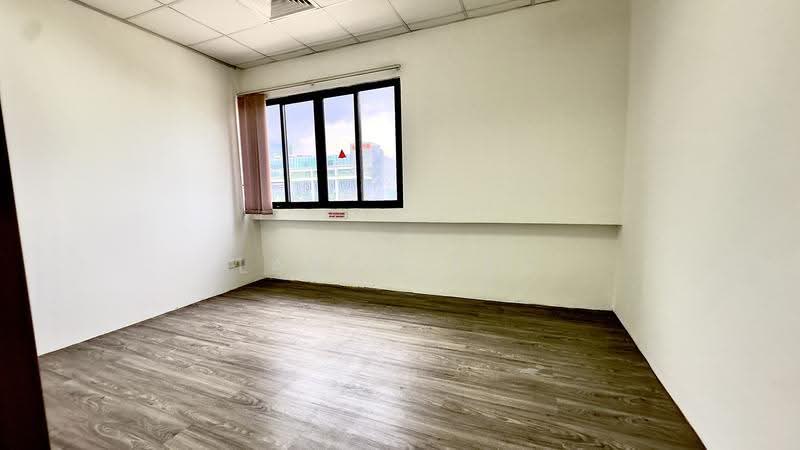 Partially Fitted Office beside Tai Seng Mrt, Macpherson / Potong Pasir, 2,211 sqft, Light Industrial (B1) For Rent, by Lance Teo, 500247437 - Interior - CommercialGuru.com.sg