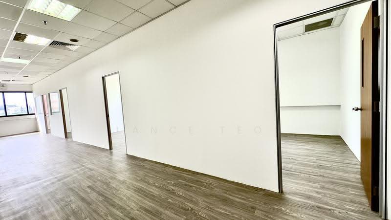 Partially Fitted Office beside Tai Seng Mrt, Macpherson / Potong Pasir, 2,211 sqft, Light Industrial (B1) For Rent, by Lance Teo, 500247437 - Interior - CommercialGuru.com.sg