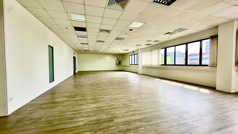 Partially Fitted Office beside Tai Seng Mrt, Macpherson / Potong Pasir, 2,211 sqft, Light Industrial (B1) For Rent, by Lance Teo, 500247437 - Interior - CommercialGuru.com.sg