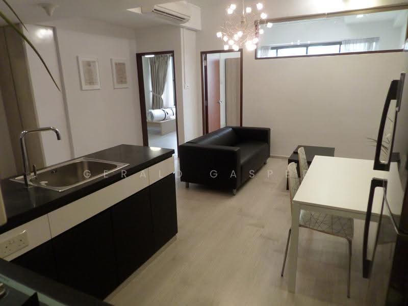 International Plaza, 10 Anson Road, Chinatown / Tanjong Pagar, 4 Bedrooms, 1,033 sqft, Apartment For Sale, by Gerald Gasper, 500247464 - Living Room - PropertyGuru.com.sg