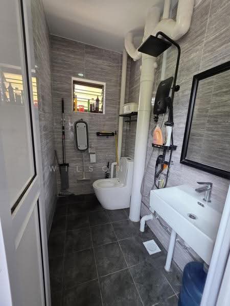 825 Yishun Street 81, 825 Yishun Street 81, Sembawang / Yishun, 2 Bedrooms, 73 sqft, HDB Flat For Sale, by Wilson Lim, 500247483 - Bathroom - PropertyGuru.com.sg