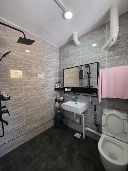 825 Yishun Street 81, 825 Yishun Street 81, Sembawang / Yishun, 2 Bedrooms, 73 sqft, HDB Flat For Sale, by Wilson Lim, 500247483 - Bathroom - PropertyGuru.com.sg