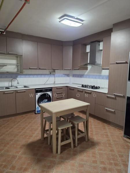 566 Pasir Ris Street 51, 566 Pasir Ris Street 51, Pasir Ris / Tampines, 5 Bedrooms, 1,300 sqft, HDB Flat For Rent, by Wendy Ong, 500247486 - Kitchen - PropertyGuru.com.sg