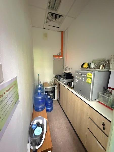 fitted condition own door unit at macpherson!, fitted condition unit at macpherson!, Macpherson / Potong Pasir, 1,302 sqft, Light Industrial (B1) For Rent, by Joel Yong, 500247489 - CommercialGuru.com.sg