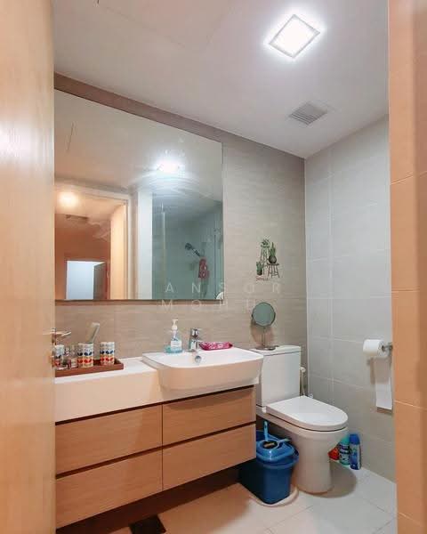 The Lakefront Residences, 48 Lakeside Drive, Boon Lay / Jurong / Tuas, 2 Bedrooms, 775 sqft, Condominium For Sale, by Mansor Mohd, 500247498 - Bathroom - PropertyGuru.com.sg