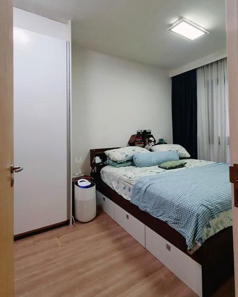 The Lakefront Residences, 48 Lakeside Drive, Boon Lay / Jurong / Tuas, 2 Bedrooms, 775 sqft, Condominium For Sale, by Mansor Mohd, 500247498 - Master Bedroom - PropertyGuru.com.sg