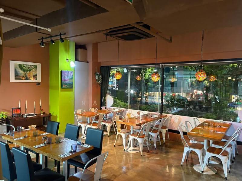 Orchard Towers, 400 Orchard Road, Orchard / River Valley, 2,350 sqft, Food & Beverage For Rent, by Tracey Ng, 500247503 - Dining Room - CommercialGuru.com.sg