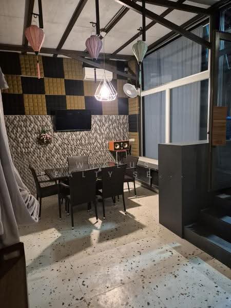 Sembawang | Freehold landed, Sembawang / Yishun, 5 Bedrooms, 4,200 sqft, Semi-Detached House For Sale, by Clayden, 500247509 - Interior - PropertyGuru.com.sg