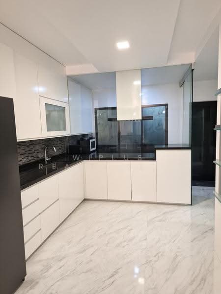 Sembawang | Freehold landed, Sembawang / Yishun, 5 Bedrooms, 4,200 sqft, Semi-Detached House For Sale, by Clayden, 500247509 - Kitchen - PropertyGuru.com.sg