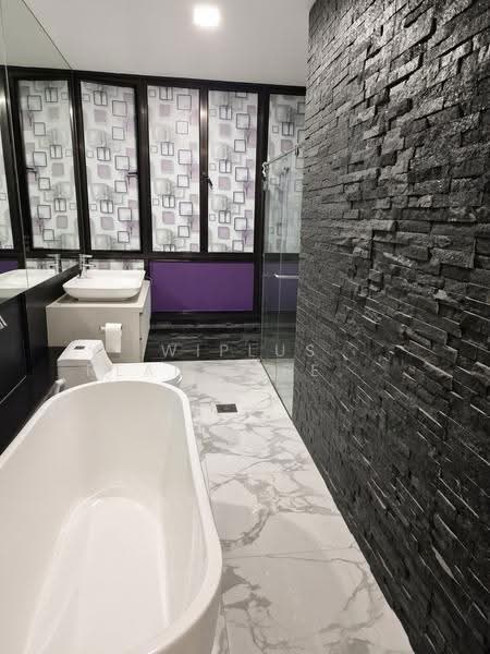 Sembawang | Freehold landed, Sembawang / Yishun, 5 Bedrooms, 4,200 sqft, Semi-Detached House For Sale, by Clayden, 500247509 - Bathroom - PropertyGuru.com.sg