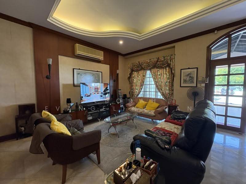Upper changi road north, Mariam Wy/ Jln Mariam/ Jln Kelempong/ Upper changi road north, Changi Airport / Changi Village, 5 Bedrooms, 2,800 sqft, Terraced House For Sale, by Deborah Evangeline Gan, 500247533 - Living Room - PropertyGuru.com.sg