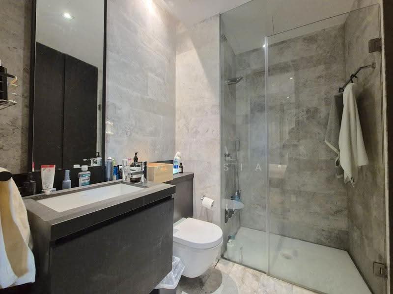 OUE Twin Peaks, 33 Leonie Hill Road, Orchard / River Valley, 1 Bedroom, 549 sqft, Condominium For Rent, by Edwin Sia, 500247542 - Bathroom - PropertyGuru.com.sg