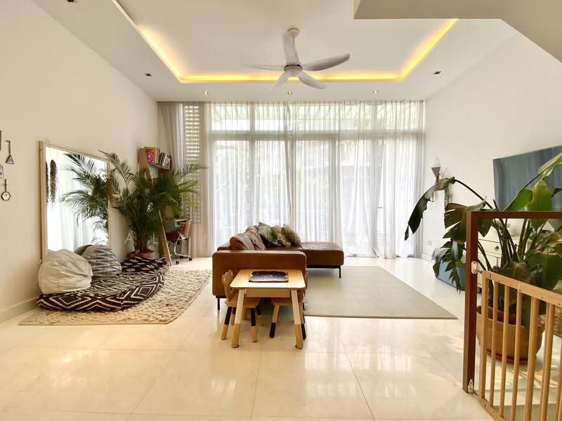 The Greenwood, 205A Greenwood Avenue, Newton / Novena, 5 Bedrooms, 3,025 sqft, Cluster House For Sale, by Alan Lai 赖家敬, 500247546 - Living Room - PropertyGuru.com.sg