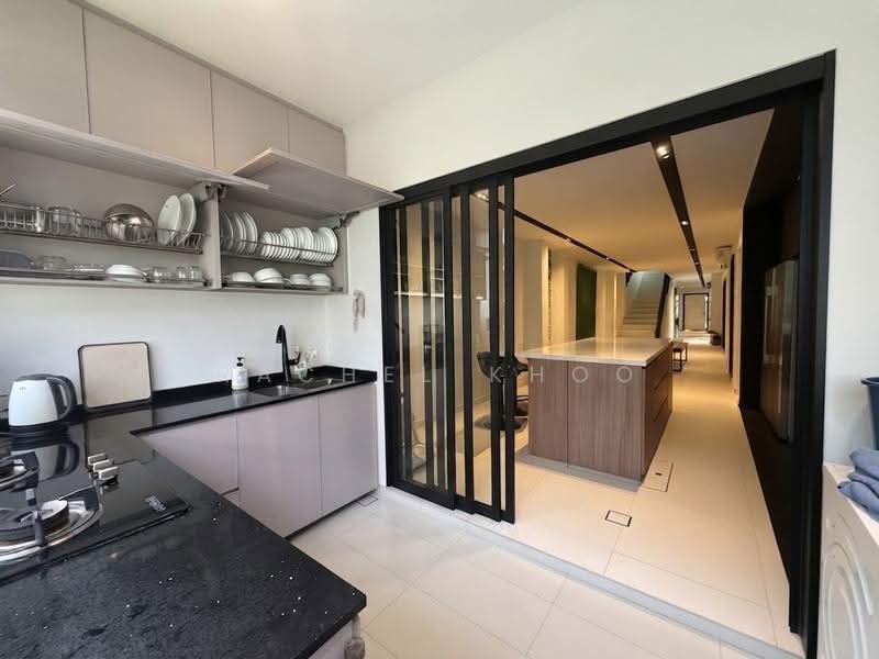 Jalan Rindu, Hougang / Punggol / Sengkang, 7 Bedrooms, 5,000 sqft, Terraced House For Sale, by Rachel Khoo, 500247603 - Kitchen - PropertyGuru.com.sg