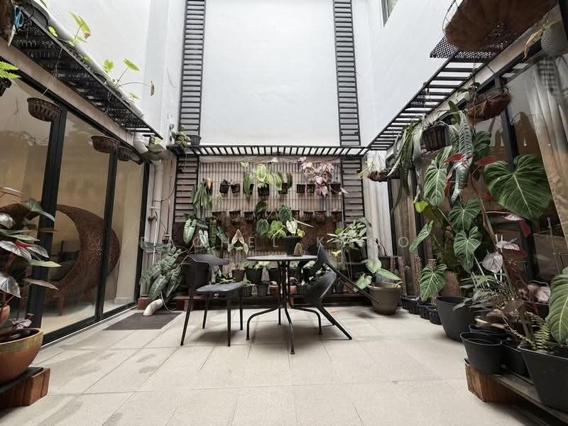 Jalan Rindu, Hougang / Punggol / Sengkang, 7 Bedrooms, 5,000 sqft, Terraced House For Sale, by Rachel Khoo, 500247603 - Garden - PropertyGuru.com.sg