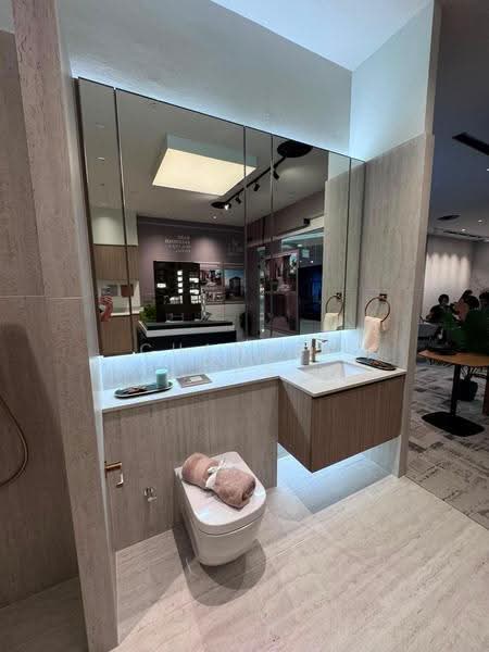 Duet @ Emily, 2 Mount Emily Road, Orchard / River Valley, 1 Bedroom, 409 sqft, Apartment For Sale, by Chandra Das, 500247610 - Bathroom - PropertyGuru.com.sg