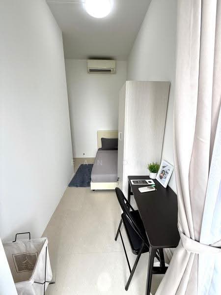 The Crest, 101 Prince Charles Crescent, Alexandra / Commonwealth, Room Rental, 100 sqft, Condominium For Rent, by Sean Ong, 500247621 - Bedroom - PropertyGuru.com.sg