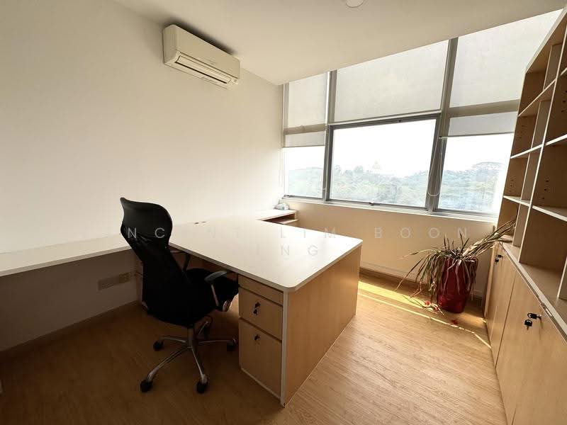 Wcega Tower, 21 Bukit Batok Crescent, Dairy Farm / Bukit Panjang / Choa Chu Kang, 969 sqft, Light Industrial (B1) For Sale, by Vincent Lim Boon Seng, 500247634 - Study - CommercialGuru.com.sg
