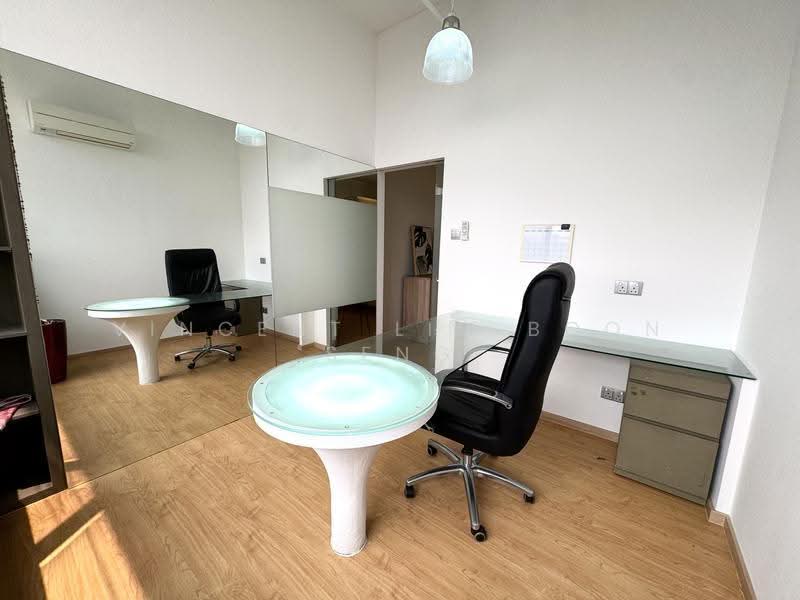 Wcega Tower, 21 Bukit Batok Crescent, Dairy Farm / Bukit Panjang / Choa Chu Kang, 969 sqft, Light Industrial (B1) For Sale, by Vincent Lim Boon Seng, 500247634 - Study - CommercialGuru.com.sg