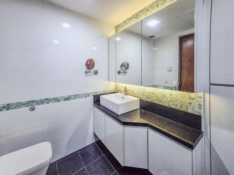 Residence 118, 118 Lorong L Telok Kurau, East Coast / Marine Parade, 6 Bedrooms, 2,799 sqft, Apartment For Sale, by Dominic Lim, 500247643 - Master bedroom ensuite bathroom - PropertyGuru.com.sg
