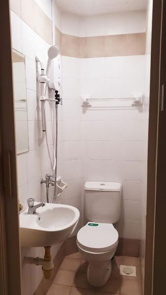 Regent Grove, 50 Choa Chu Kang North 7, Dairy Farm / Bukit Panjang / Choa Chu Kang, Room Rental, 130 sqft, Condominium For Rent, by Lavish Haven Pte. Ltd., 500247667 - Bathroom - PropertyGuru.com.sg