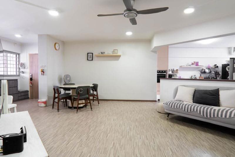 108 Bukit Batok West Avenue 6, 108 Bukit Batok West Avenue 6, Dairy Farm / Bukit Panjang / Choa Chu Kang, 3 Bedrooms, 1,152 sqft, HDB Flat For Sale, by Nicole Chan, 500247669 - Living Room - PropertyGuru.com.sg