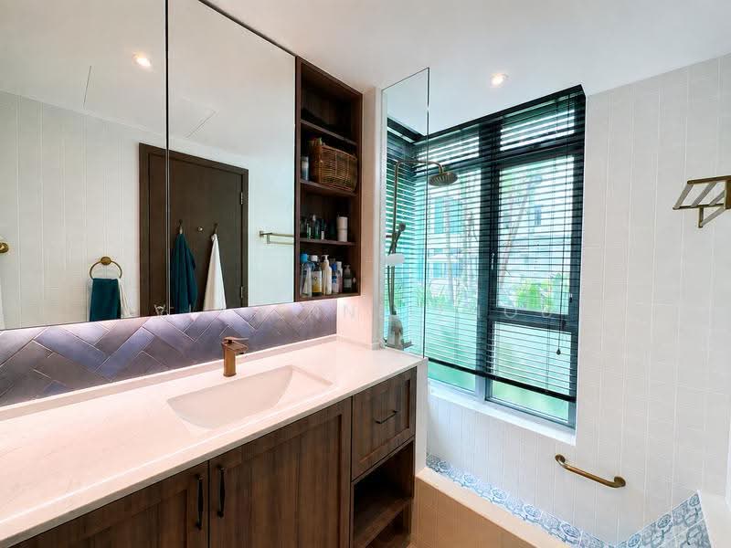 Caribbean at Keppel Bay, 32 Keppel Bay Drive, Harbourfront / Telok Blangah, 2 Bedrooms, 1,270 sqft, Condominium For Sale, by Vivienne Zhou, 500247670 - Master Bathroom - PropertyGuru.com.sg