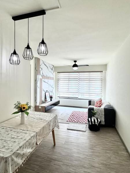 212B Punggol Walk, 212B Punggol Walk, Hougang / Punggol / Sengkang, 2 Bedrooms, 721 sqft, HDB Flat For Sale, by Carol Chen, 500247672 - Living Room - PropertyGuru.com.sg