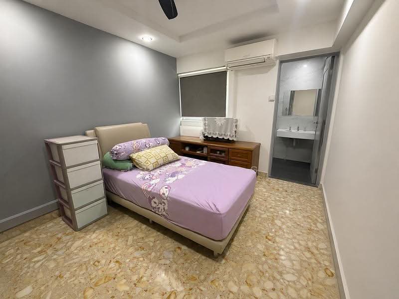 311 Hougang Avenue 5, 311 Hougang Avenue 5, Hougang / Punggol / Sengkang, 2 Bedrooms, 733 sqft, HDB Flat For Sale, by Lee Yong, 500247678 - Bedroom - PropertyGuru.com.sg