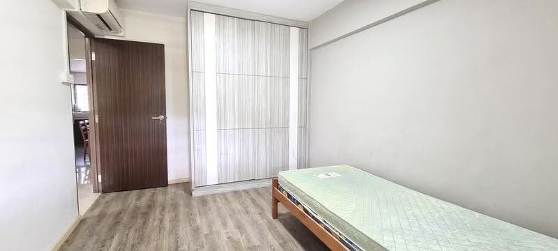 259 Bukit Batok East Avenue 4, 259 Bukit Batok East Avenue 4, Dairy Farm / Bukit Panjang / Choa Chu Kang, 2 Bedrooms, 721 sqft, HDB Flat For Sale, by Thiru P, 500247680 - Bedroom - PropertyGuru.com.sg